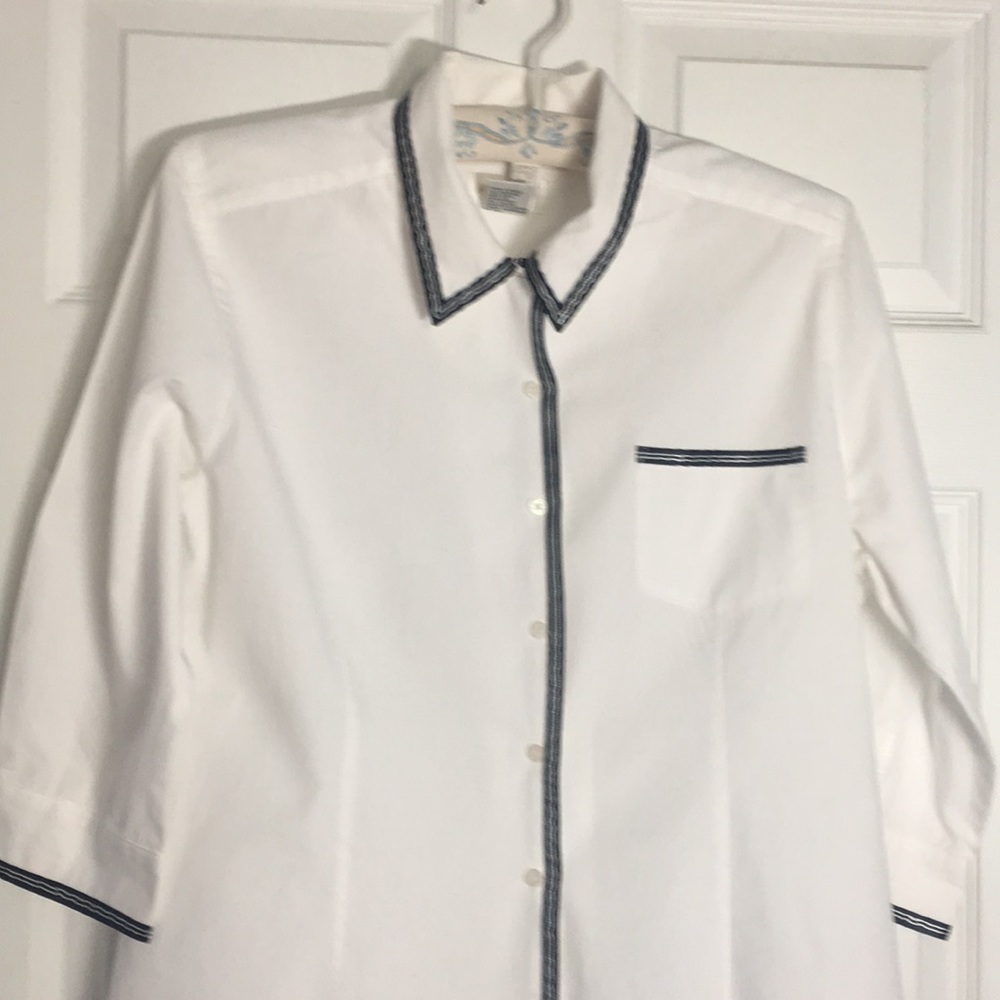 Really cute Ladies Talbots Blouse